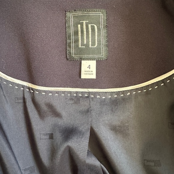 Women's Blazer - Picture 3 of 5